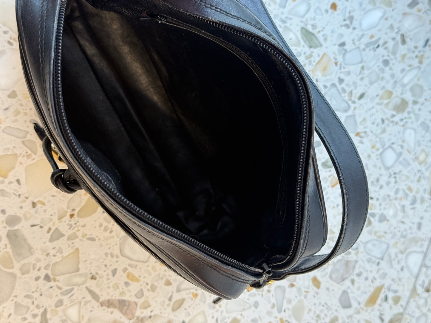 AUKSJON: GUCCI VESKE
