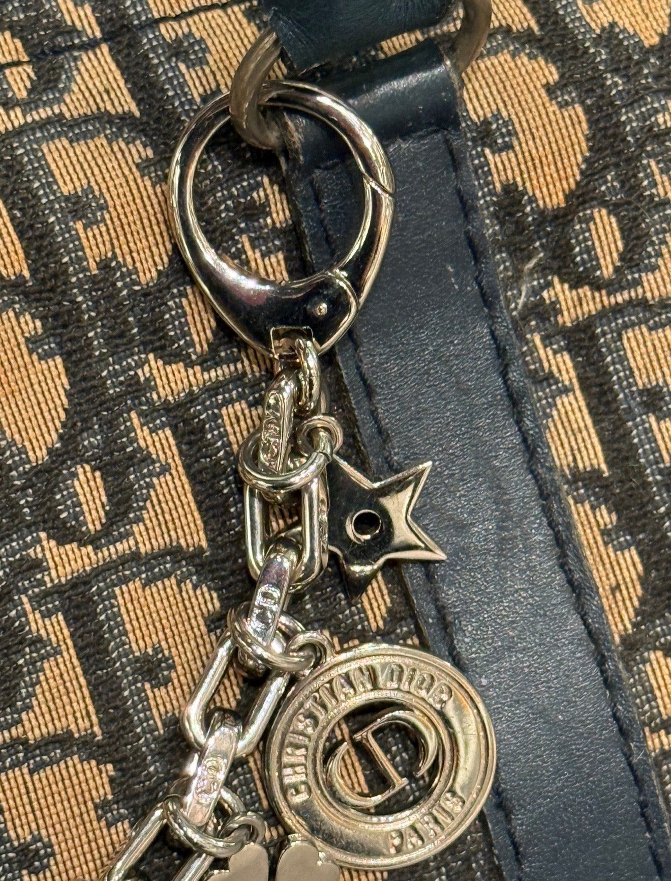 Christian Dior Veskecharm