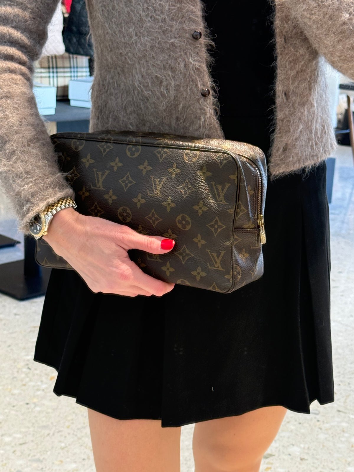 Louis Vuitton Toiletry 28