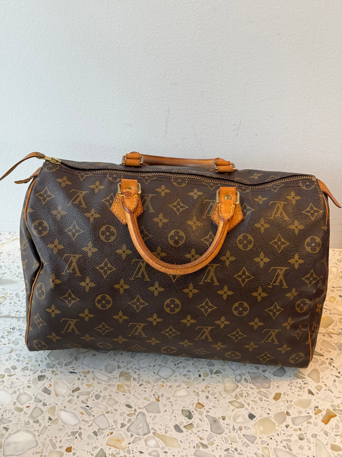 Louis Vuitton Speedy 35