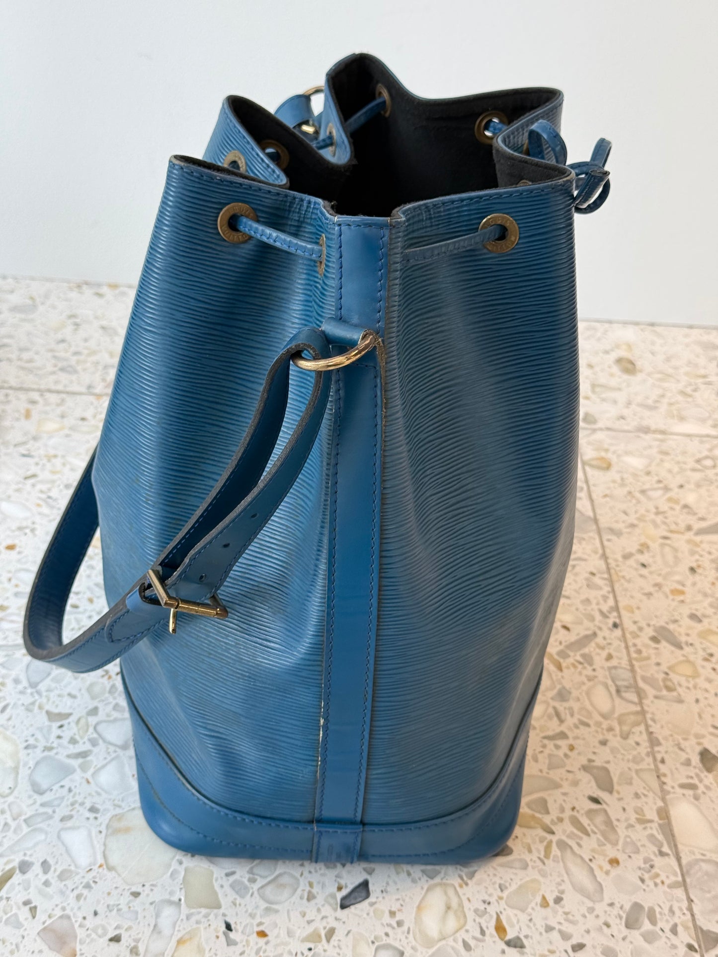 Louis Vuitton Epi Noé GM