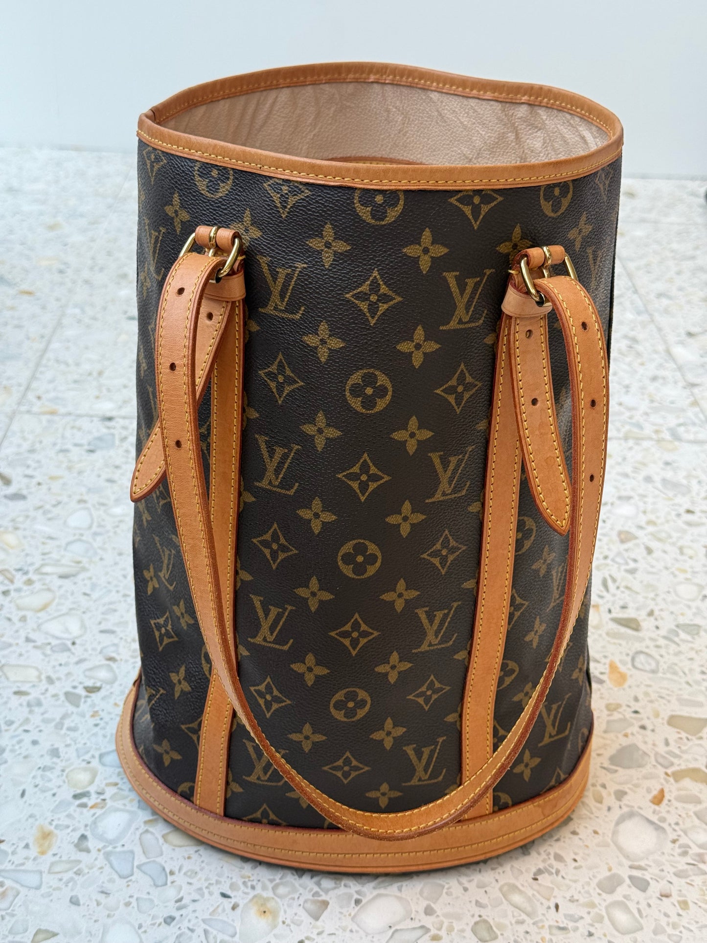 Louis Vuitton Bucket GM