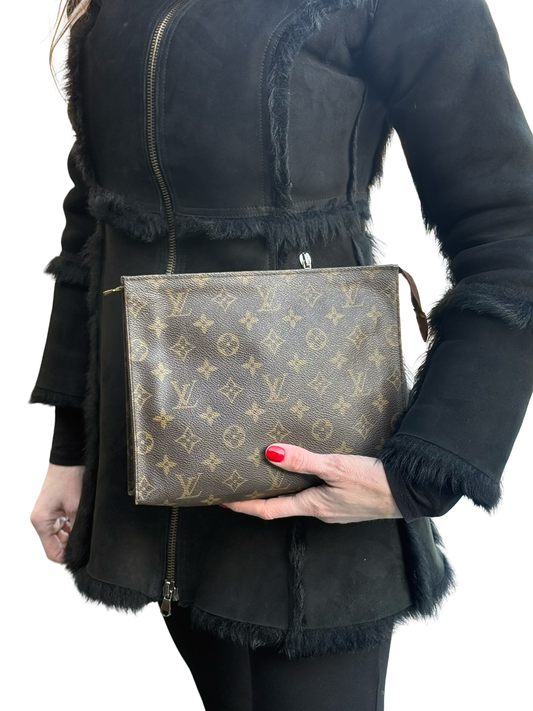Louis Vuitton Toiletry 26