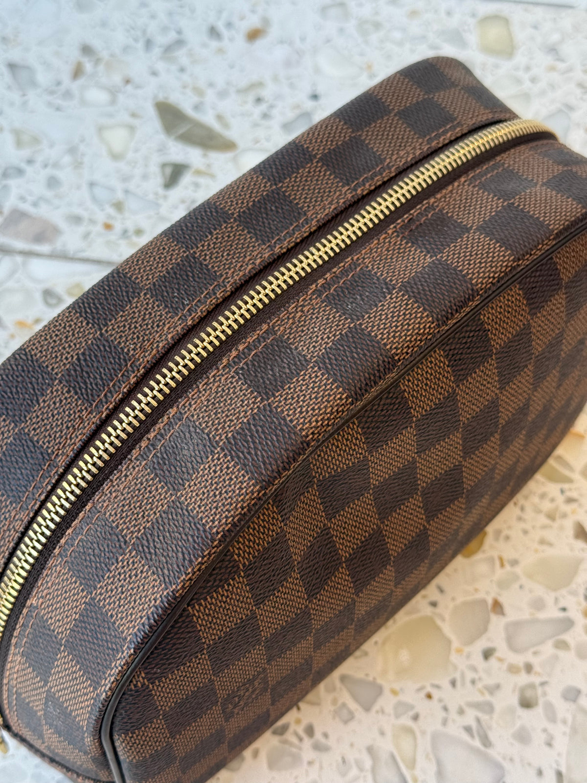 Louis Vuitton Toiletry 25