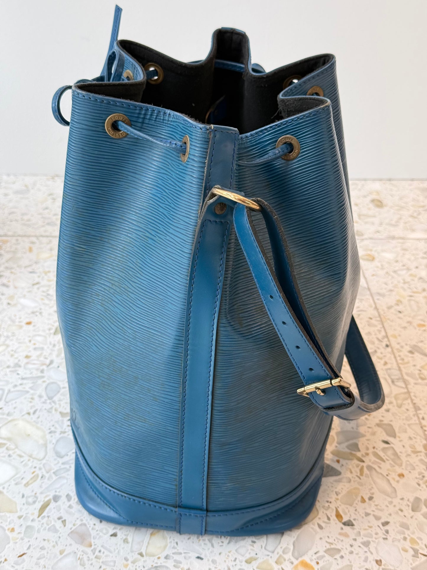 Louis Vuitton Epi Noé GM