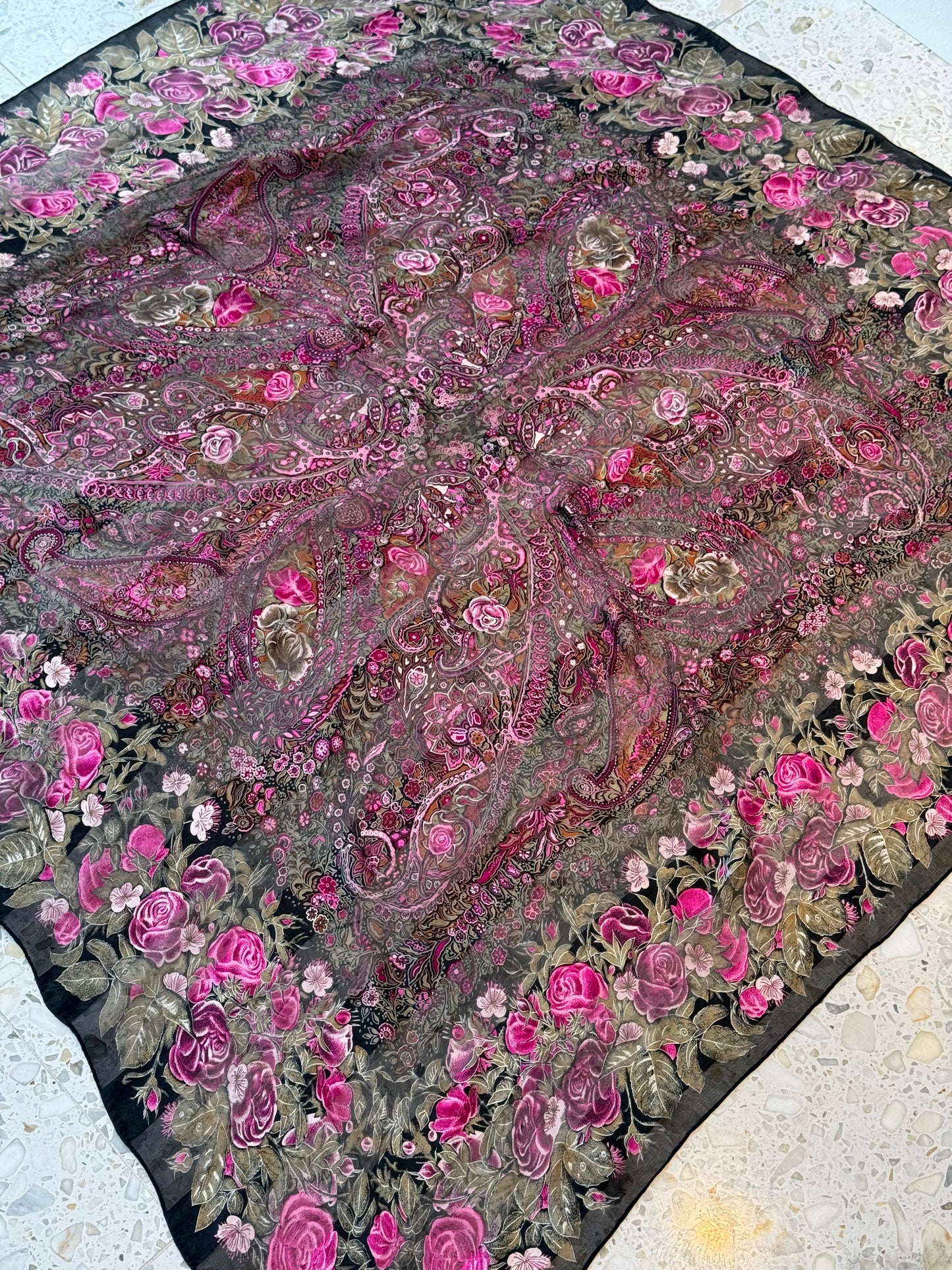 Christian Dior Silkeskjerf