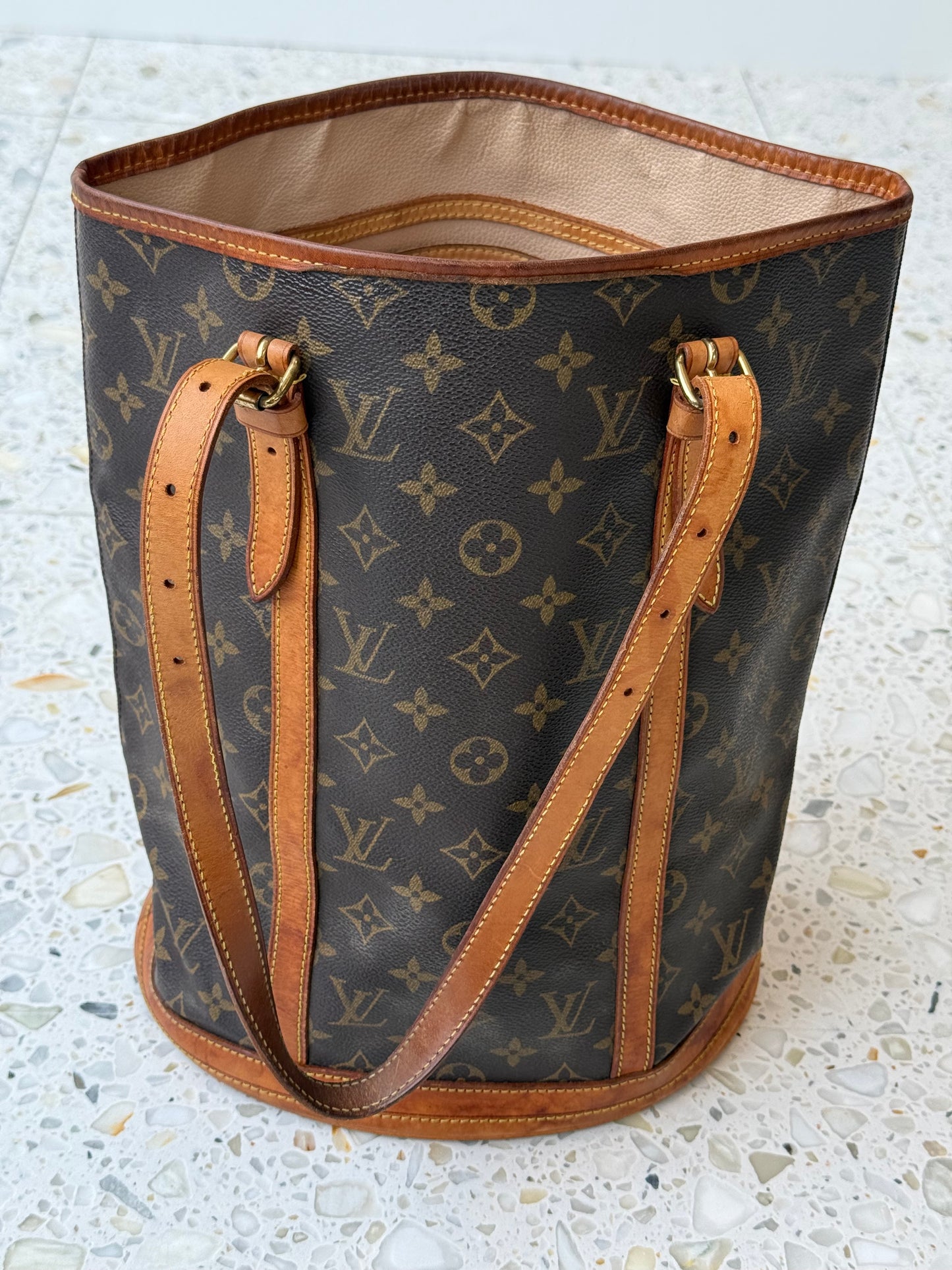 Louis Vuitton Bucket GM