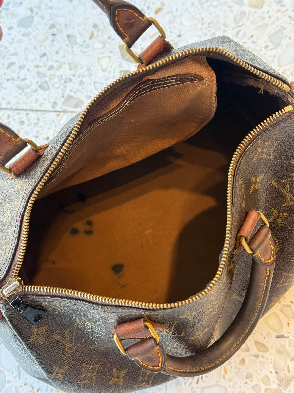 AUKSJON: LOUIS VUITTON SPEEDY 30