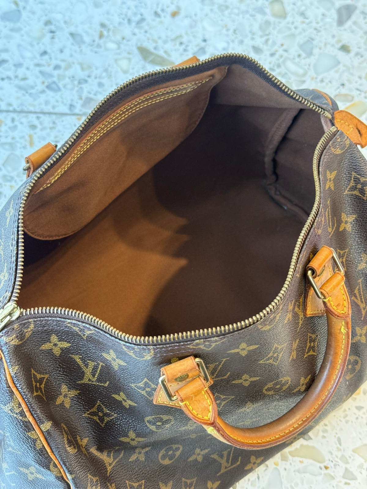 Louis Vuitton Speedy 35
