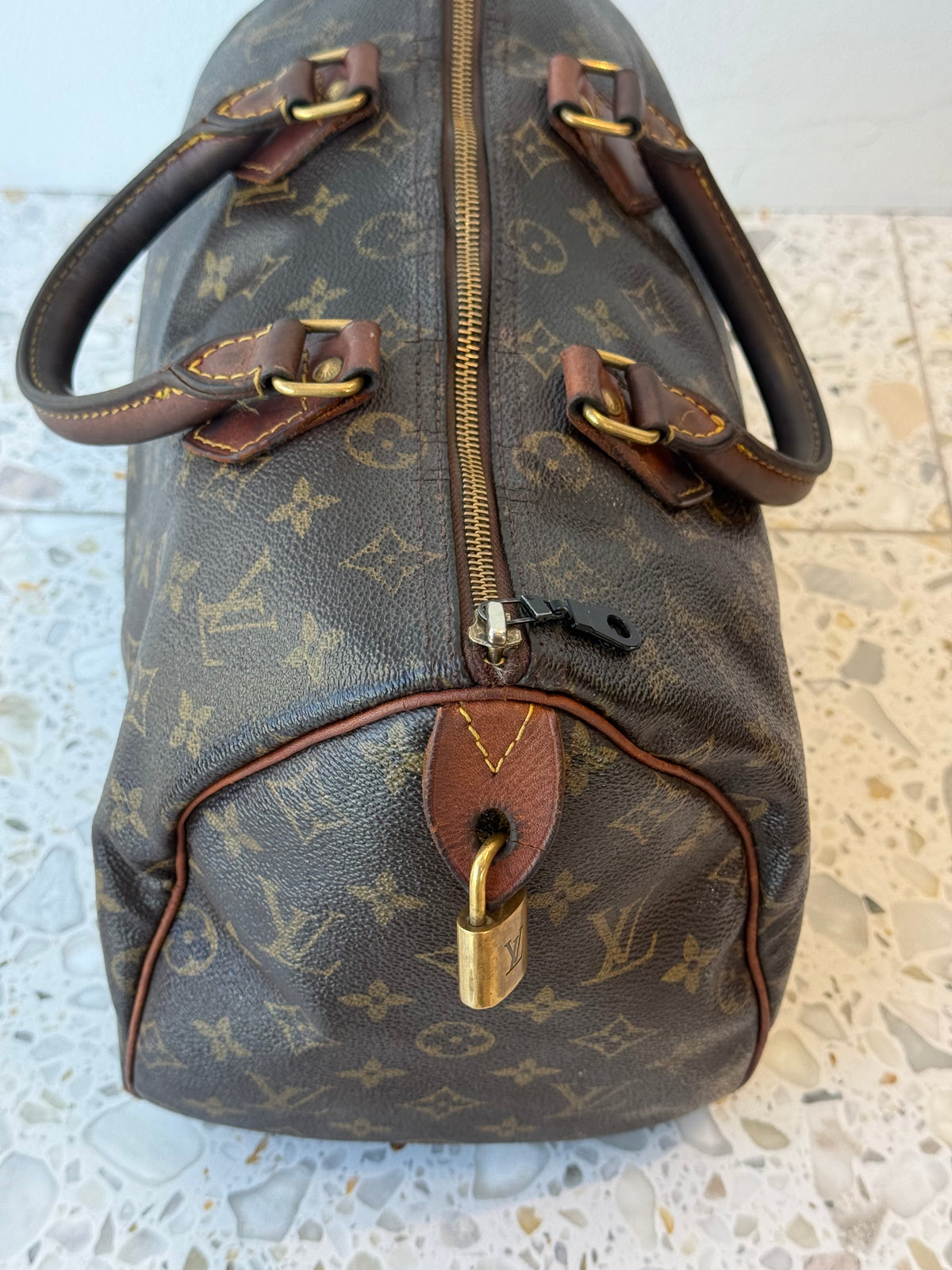 AUKSJON: LOUIS VUITTON SPEEDY 30