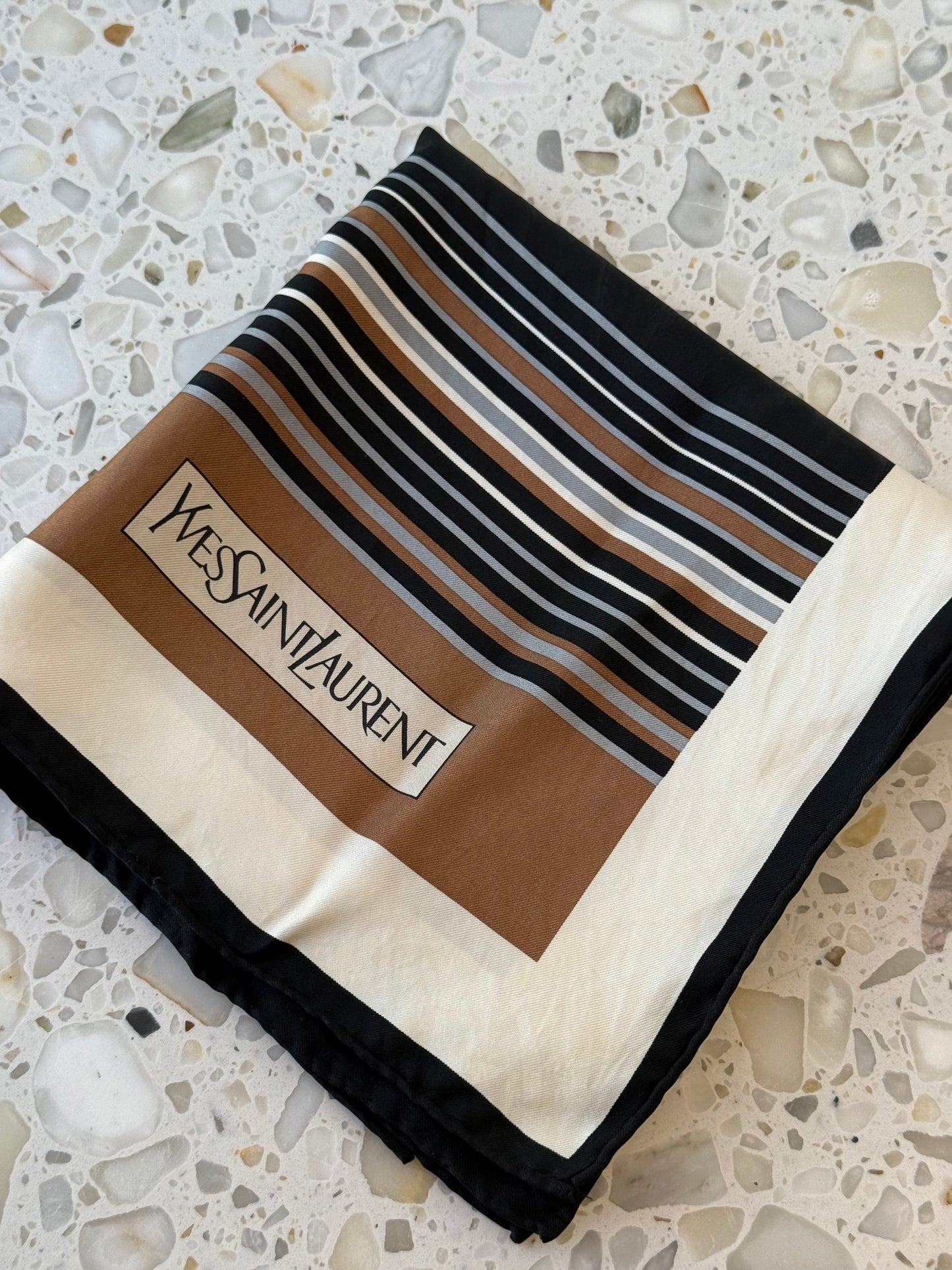 Yves Saint Laurent Silkeskjerf