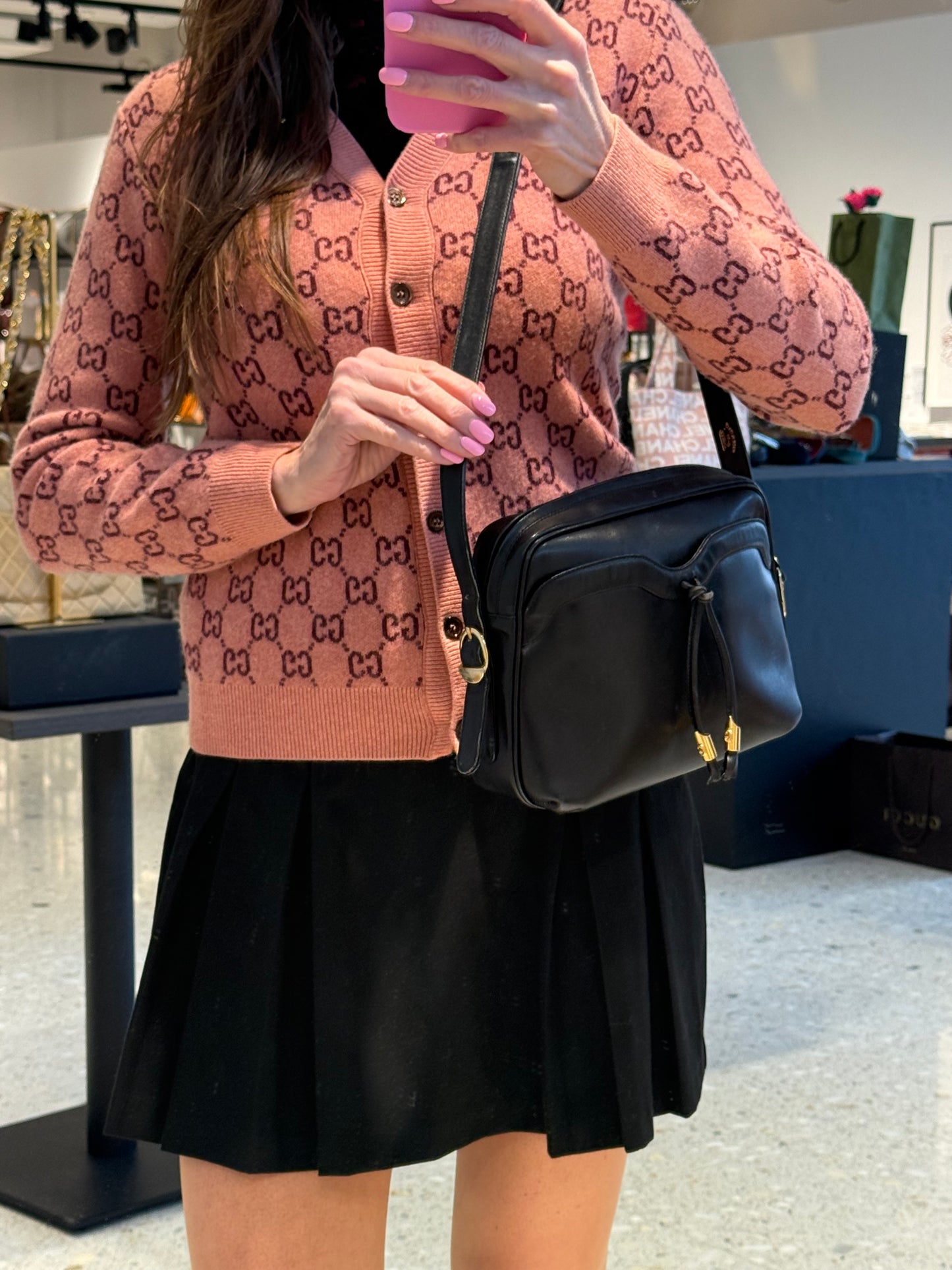 AUKSJON: GUCCI VESKE