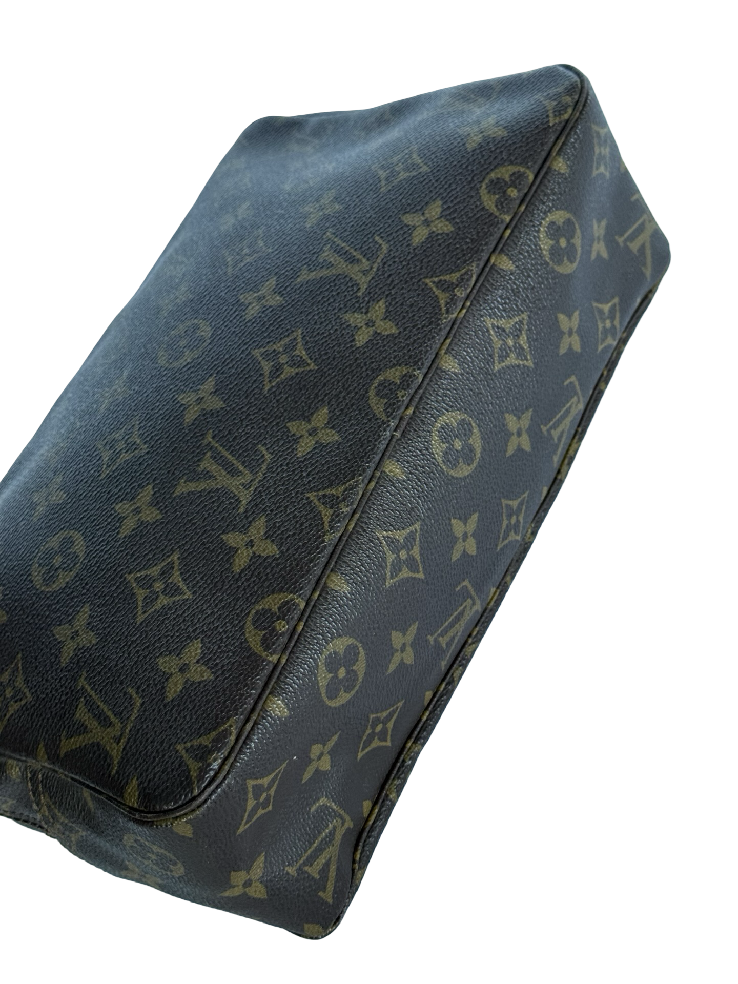 Louis Vuitton Toiletry 28