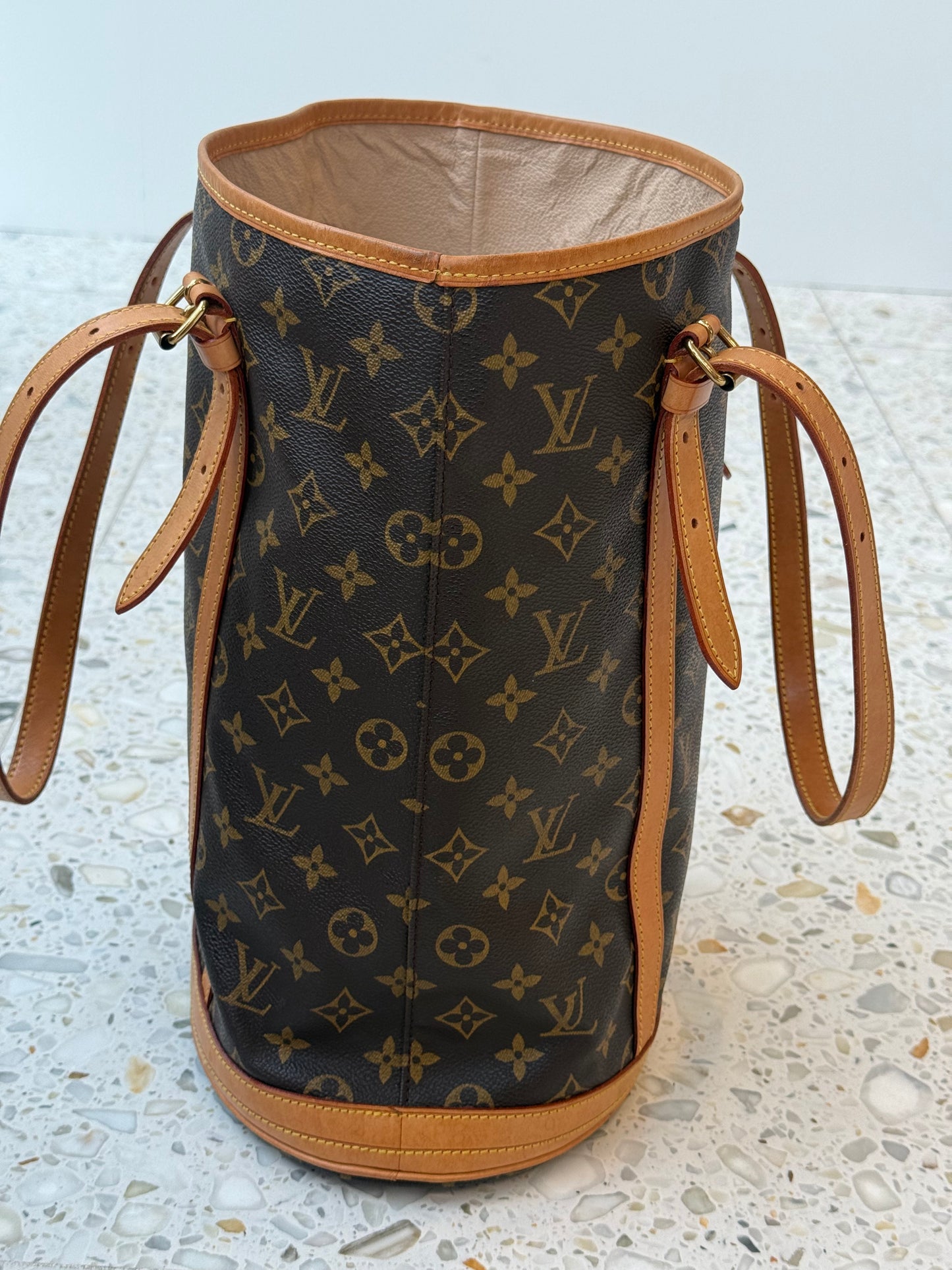 Louis Vuitton Bucket GM