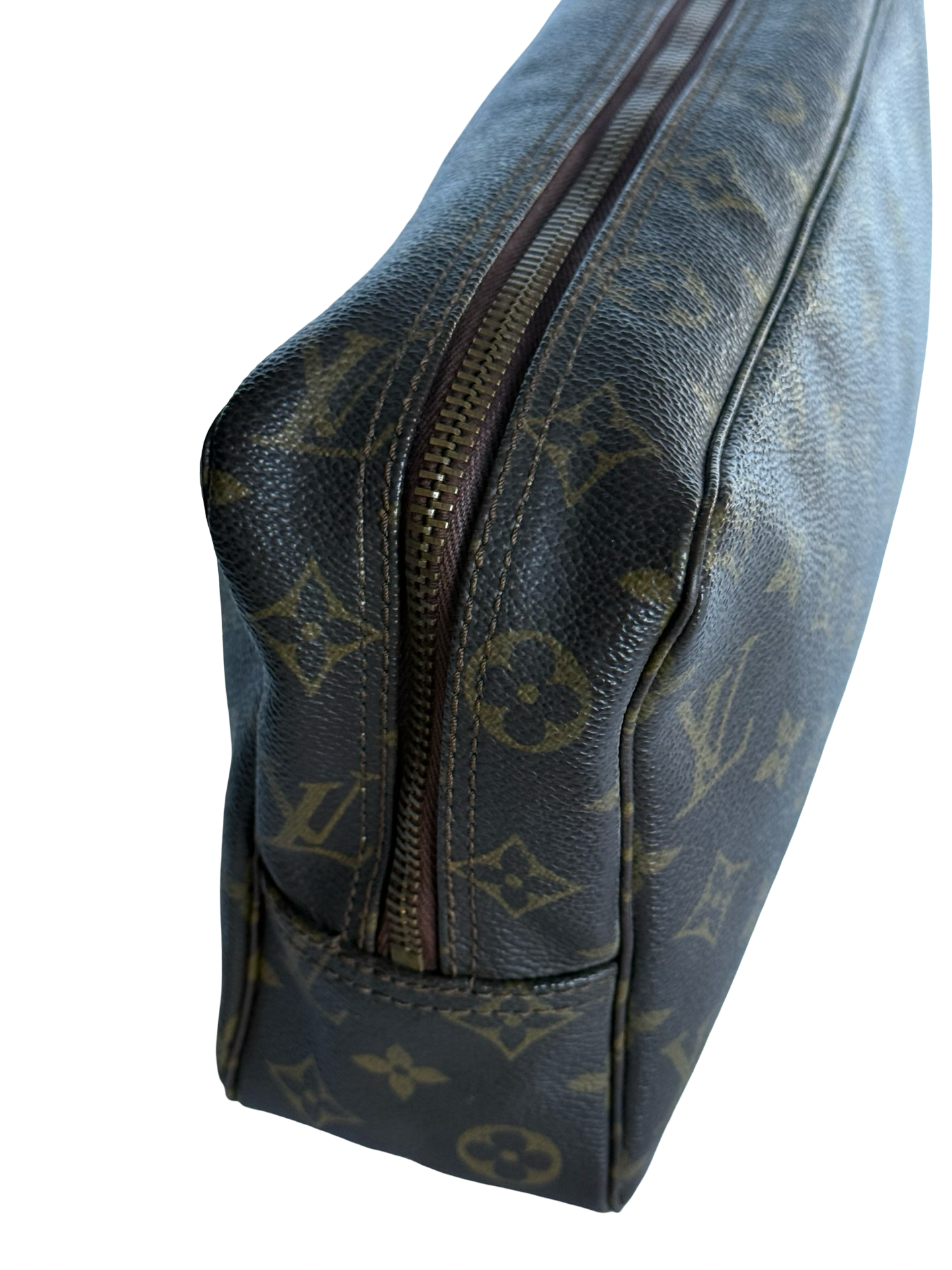 Louis Vuitton Toiletry 28
