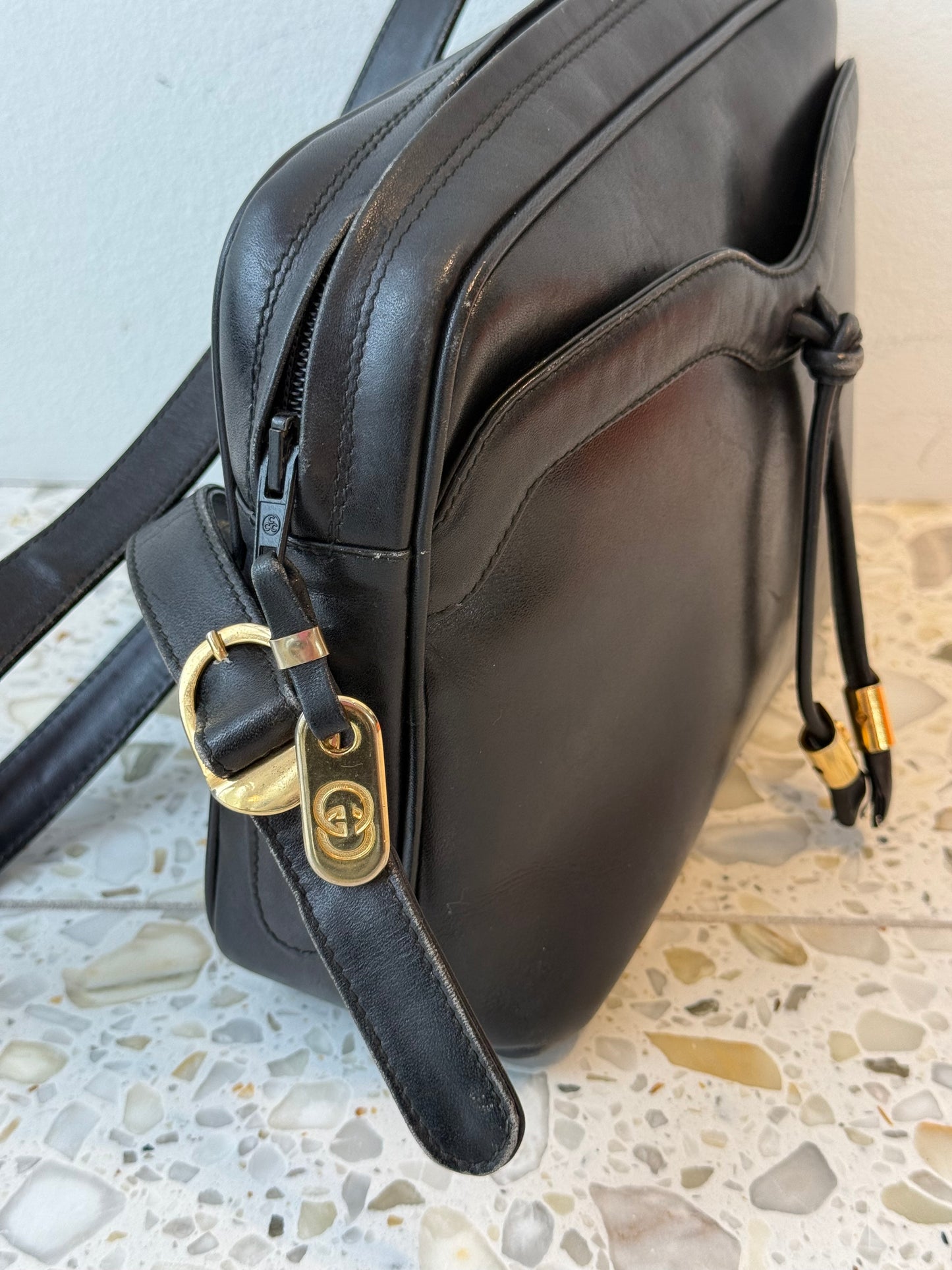 AUKSJON: GUCCI VESKE