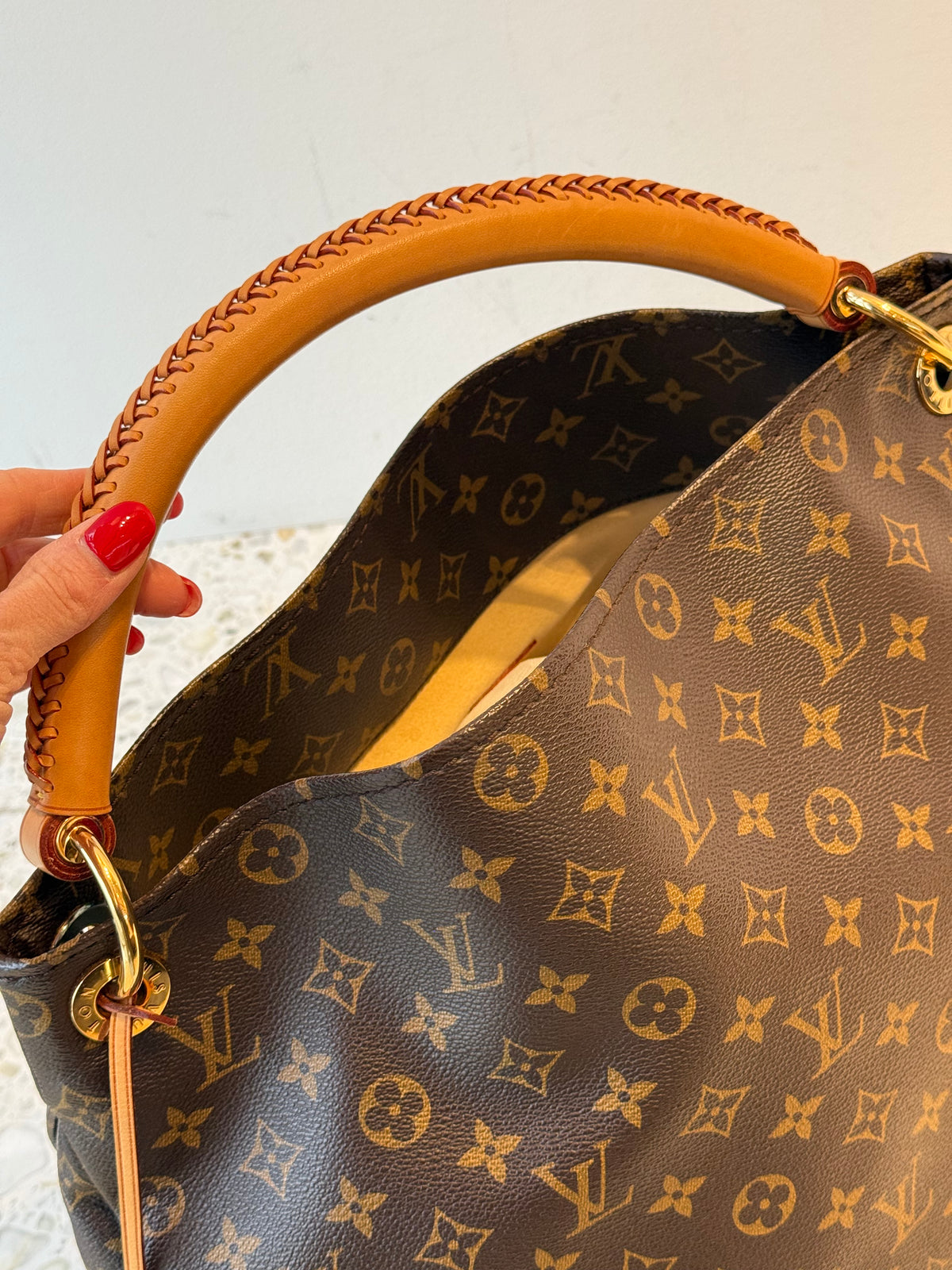 Louis Vuitton Artsy MM
