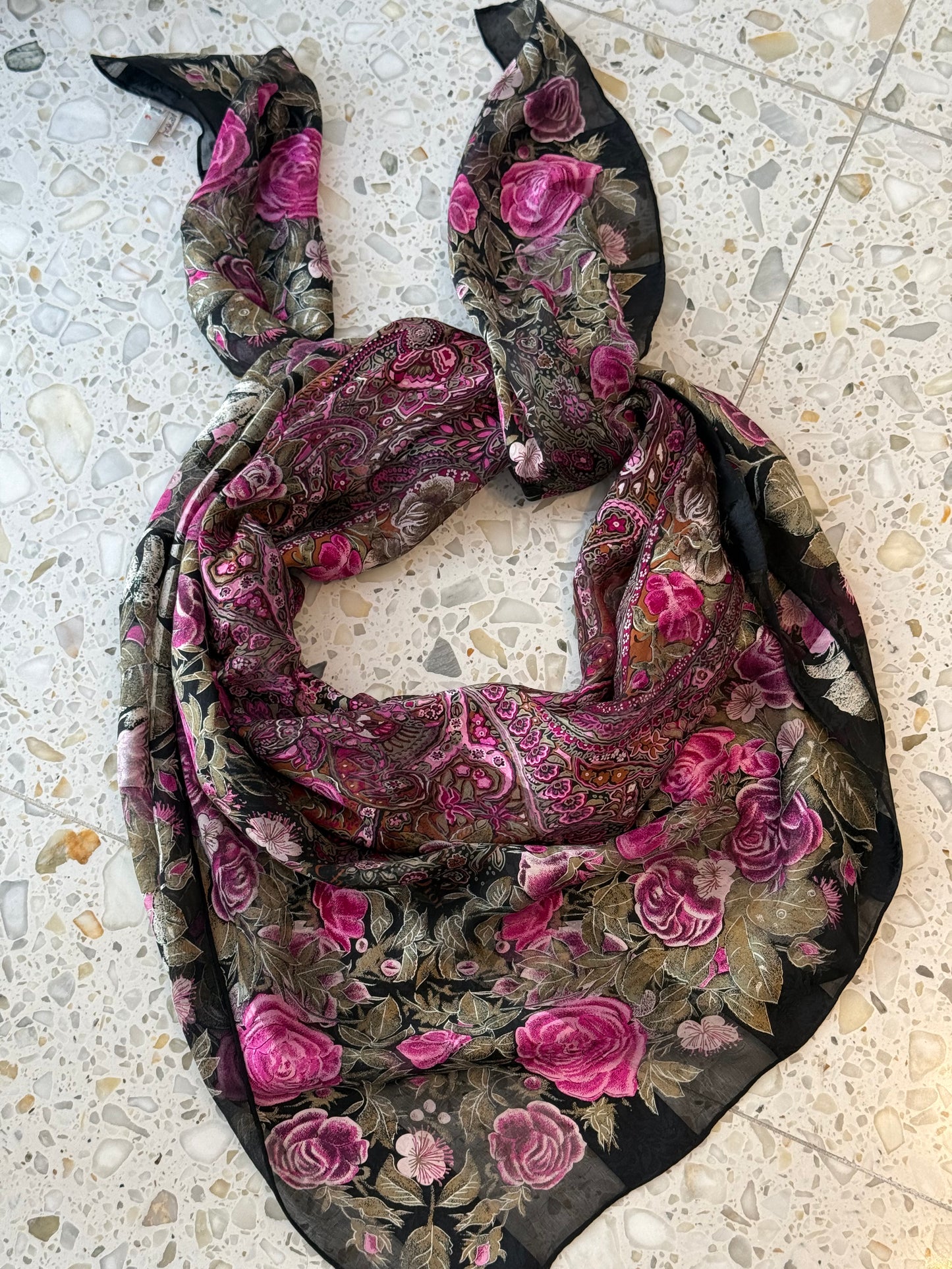 Christian Dior Silkeskjerf