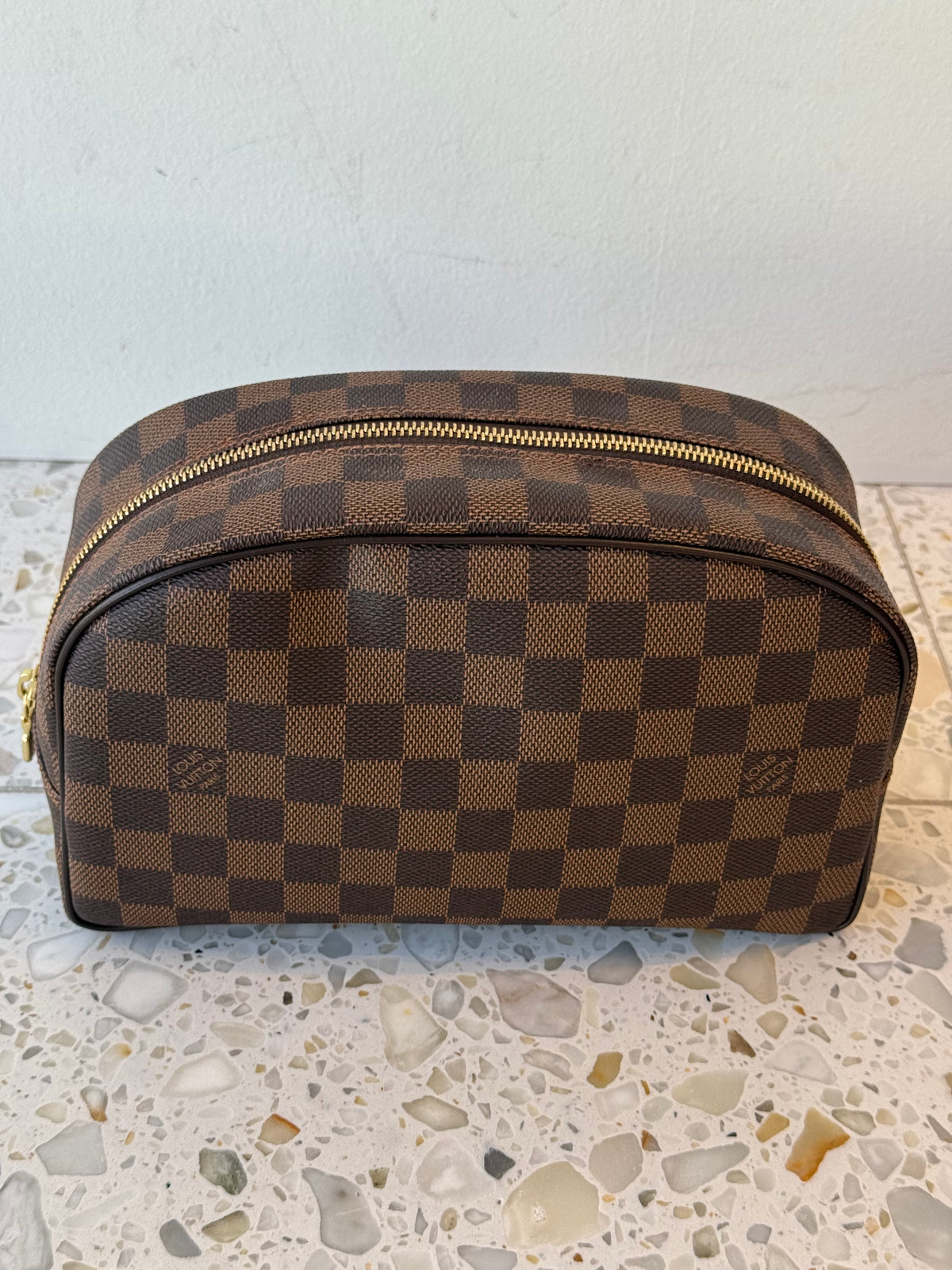 Louis Vuitton Toiletry 25