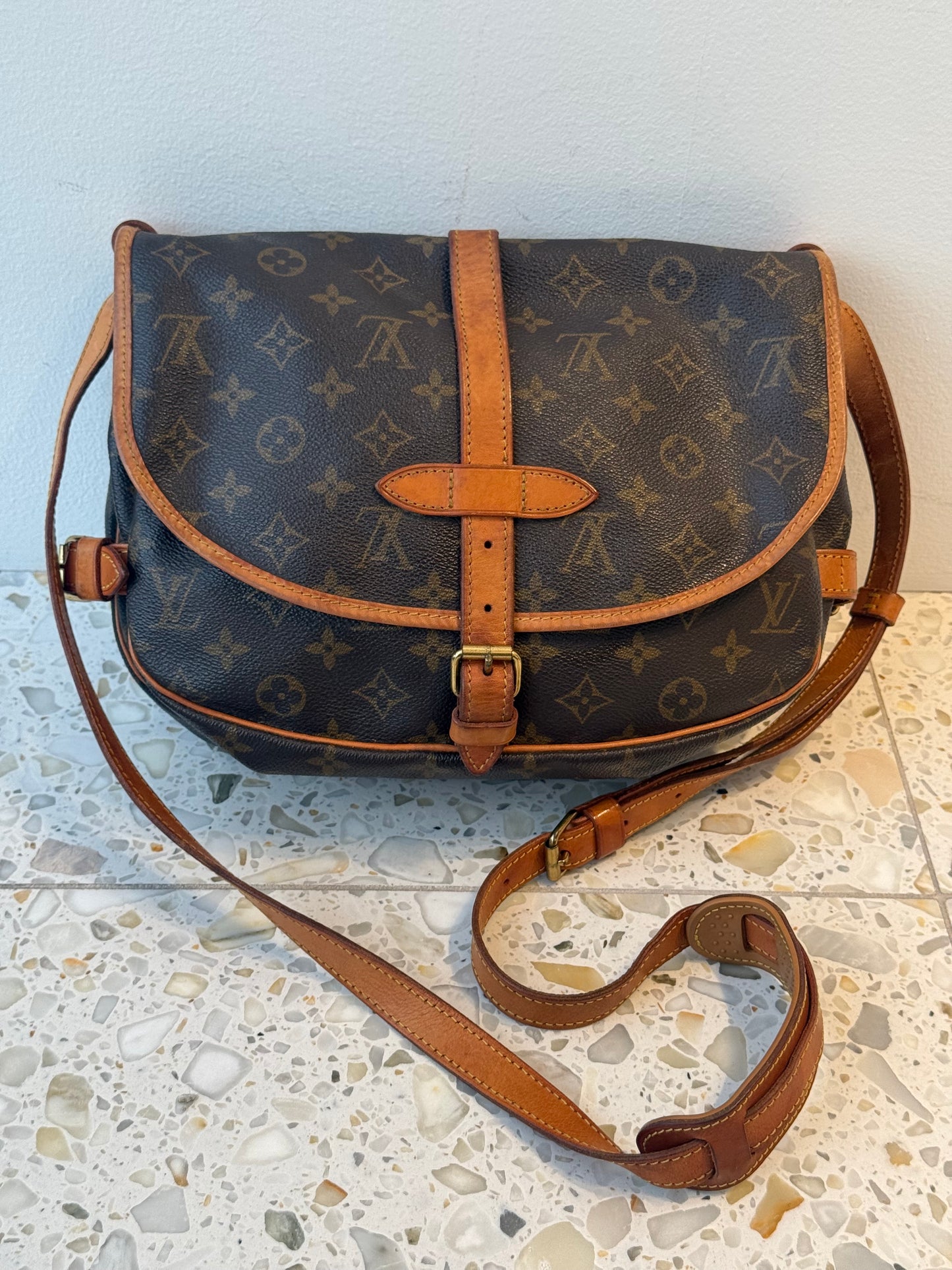 Louis Vuitton Saumur