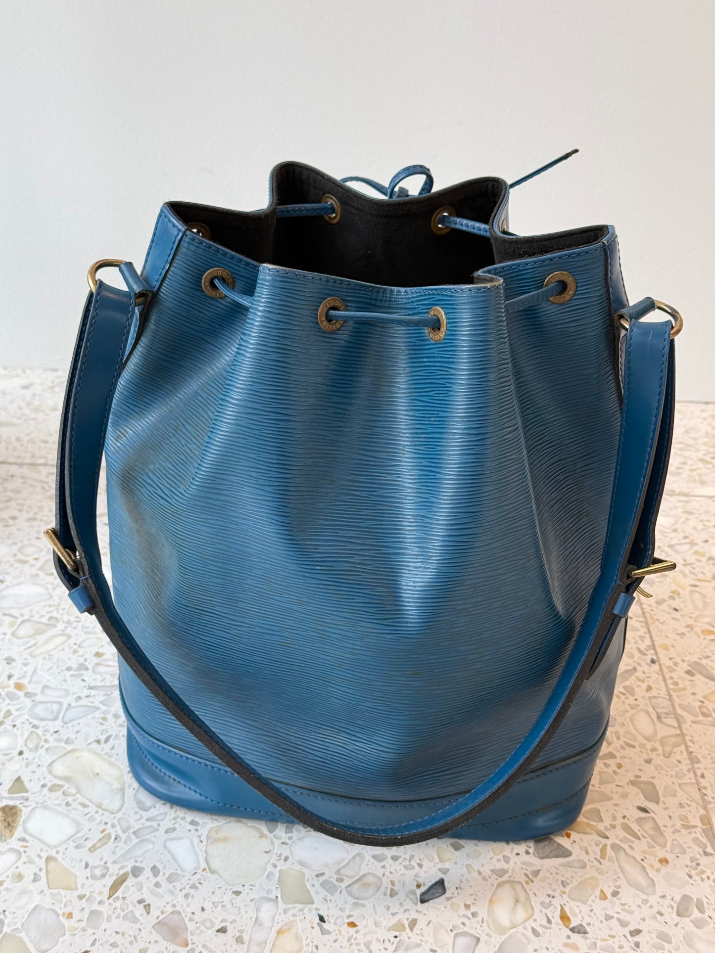 Louis Vuitton Epi Noé GM