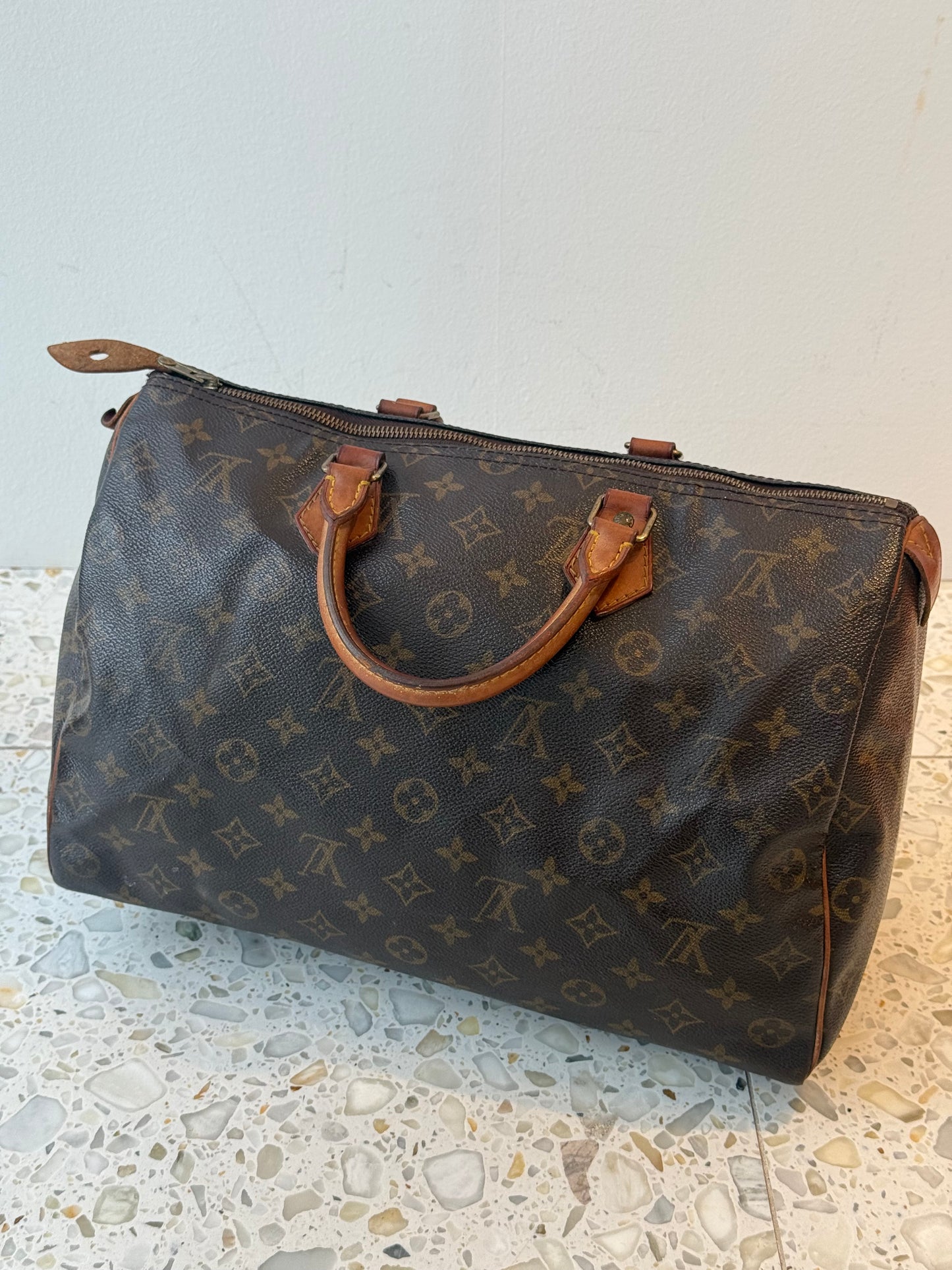 Louis Vuitton Speedy 35