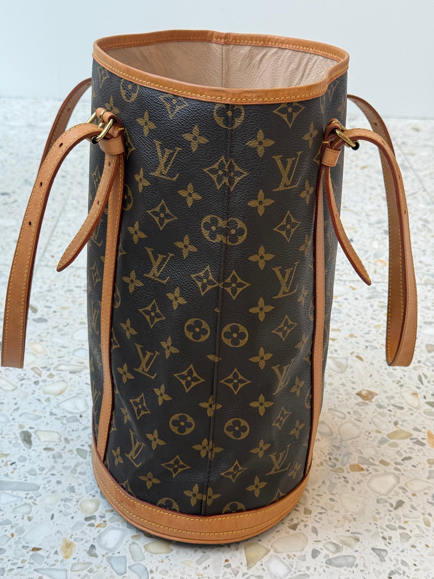 Louis Vuitton Bucket GM