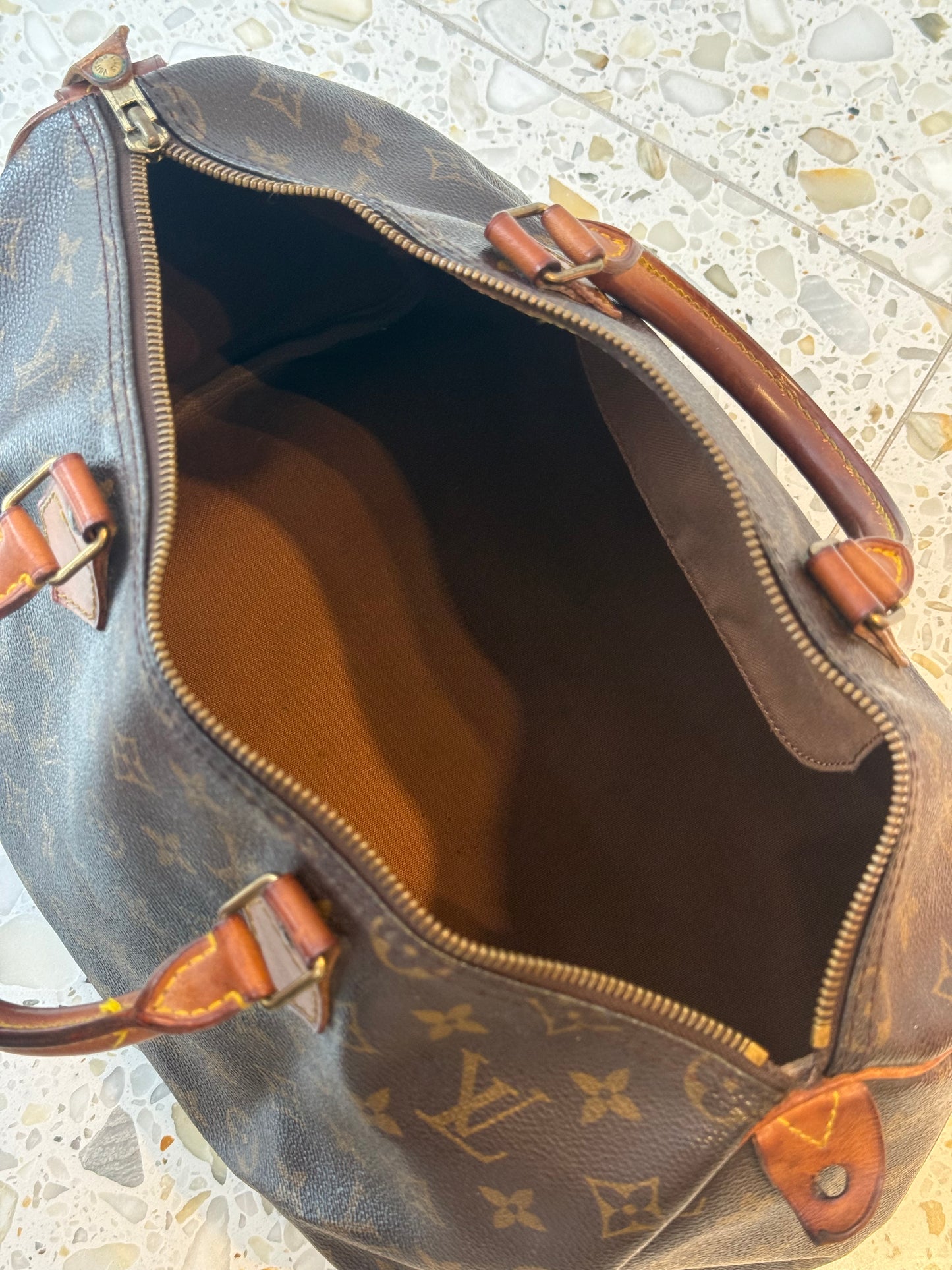 Louis Vuitton Speedy 35
