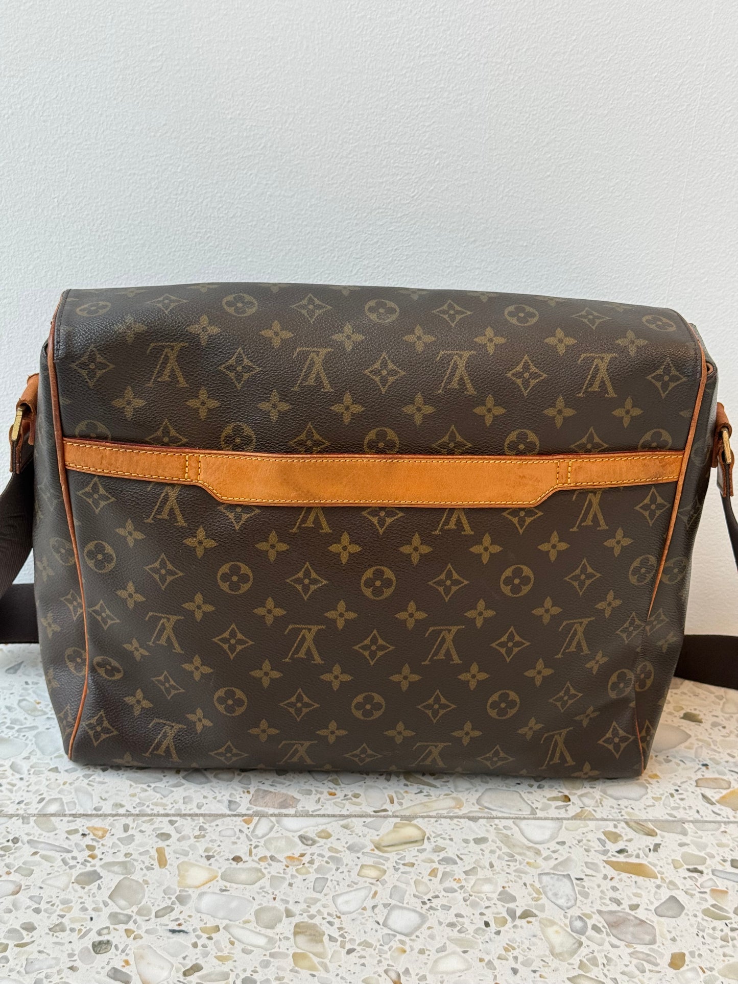 Louis Vuitton Messenger Bag