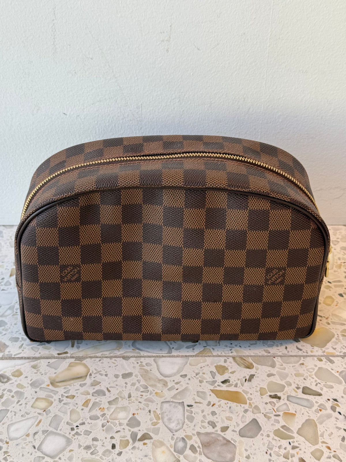 Louis Vuitton Toiletry 25