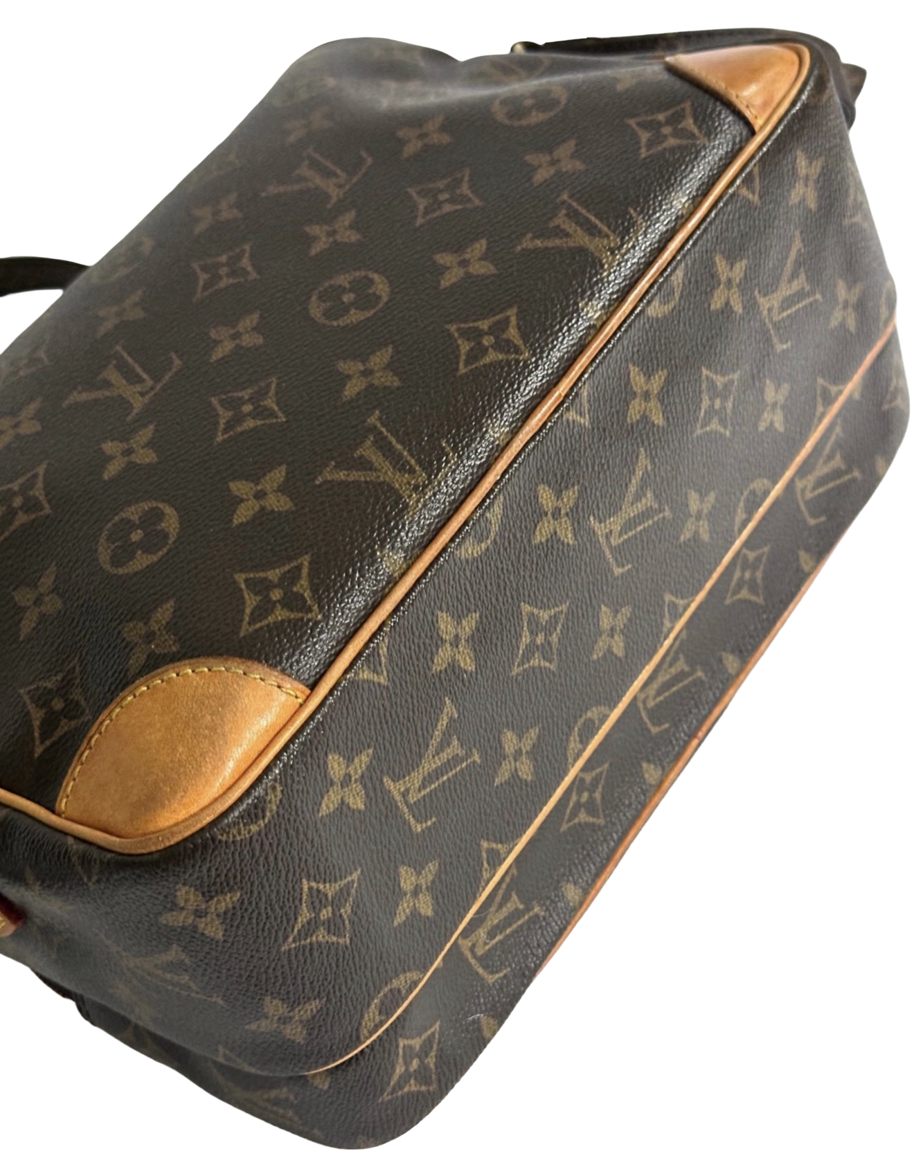 Louis Vuitton Nile Messenger