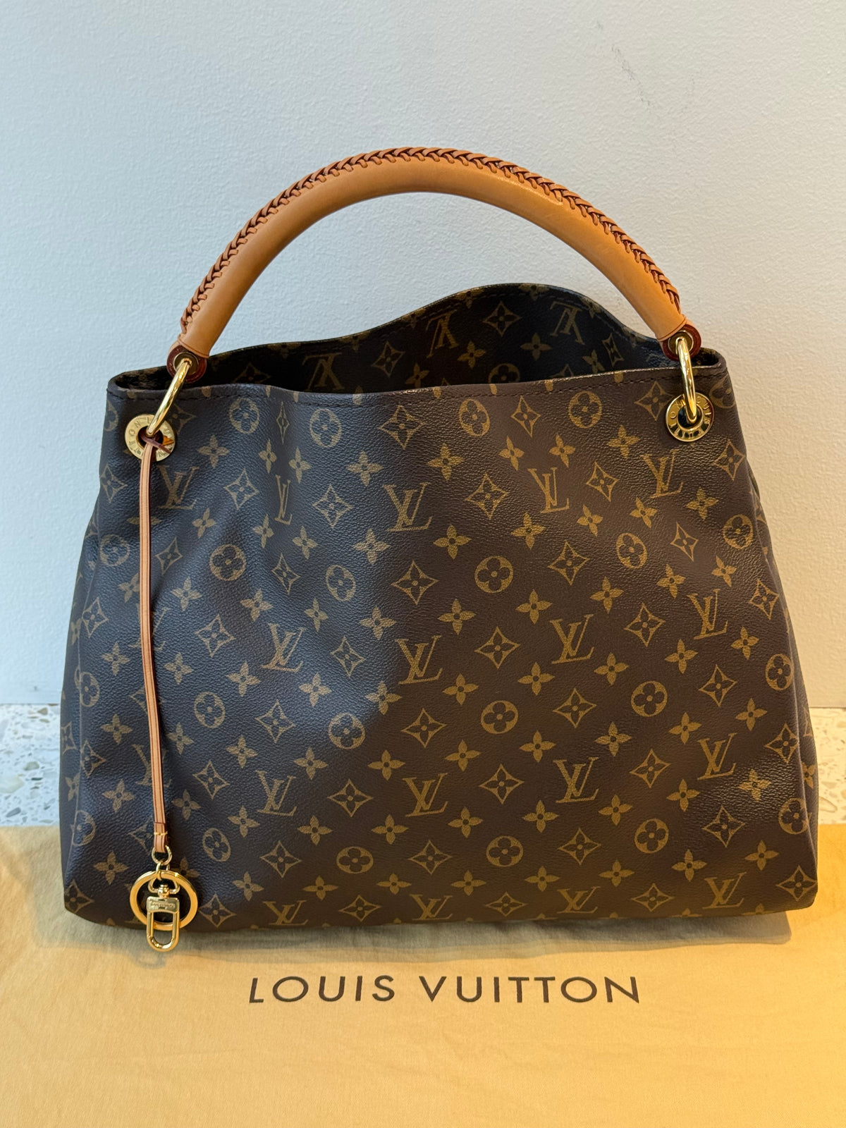 Louis Vuitton Artsy MM