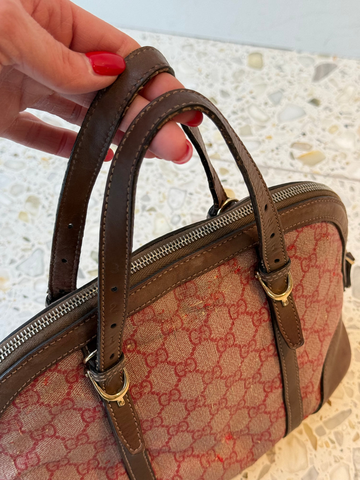 AUKSJON: GUCCI VESKE