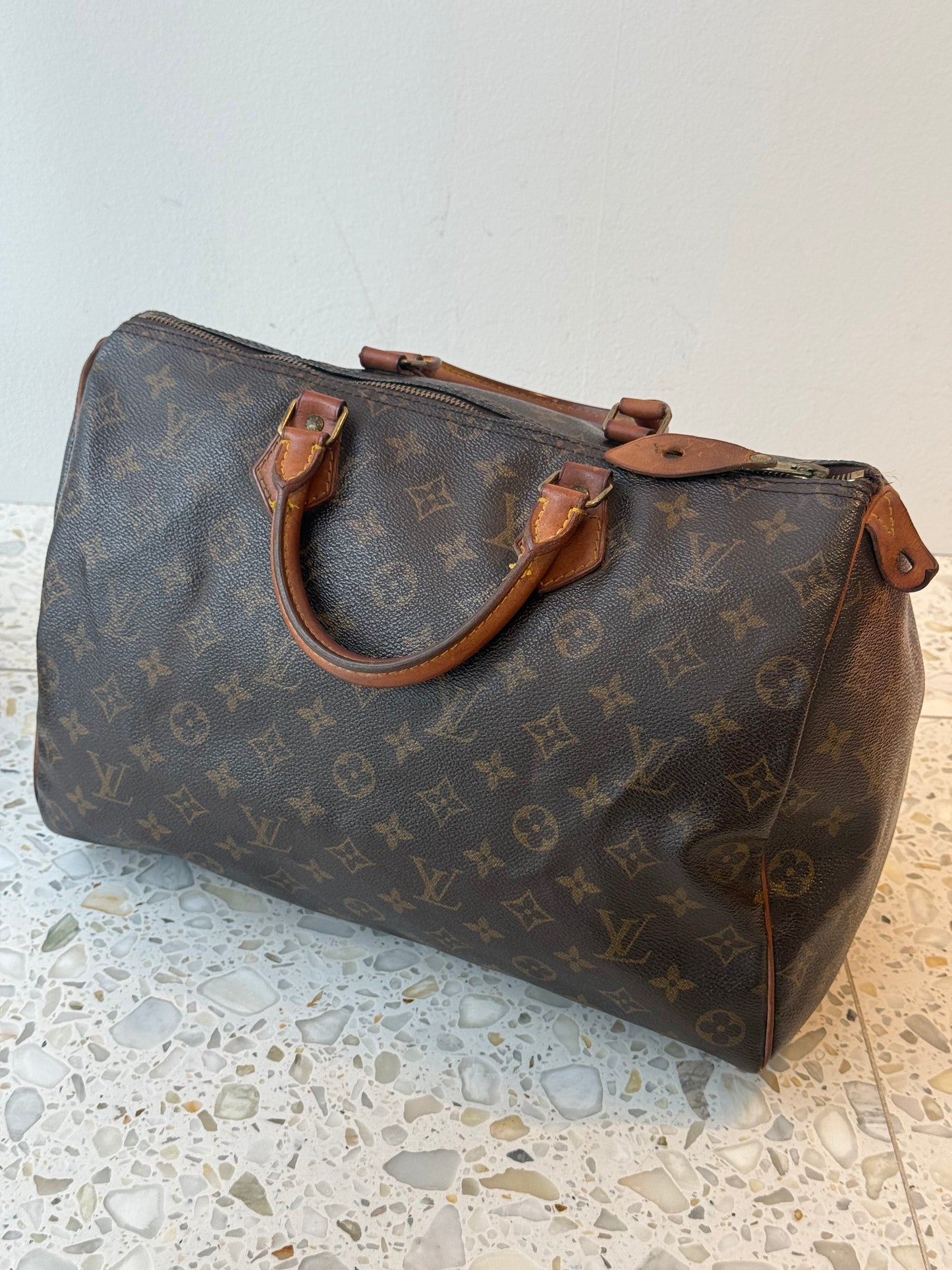 Louis Vuitton Speedy 35