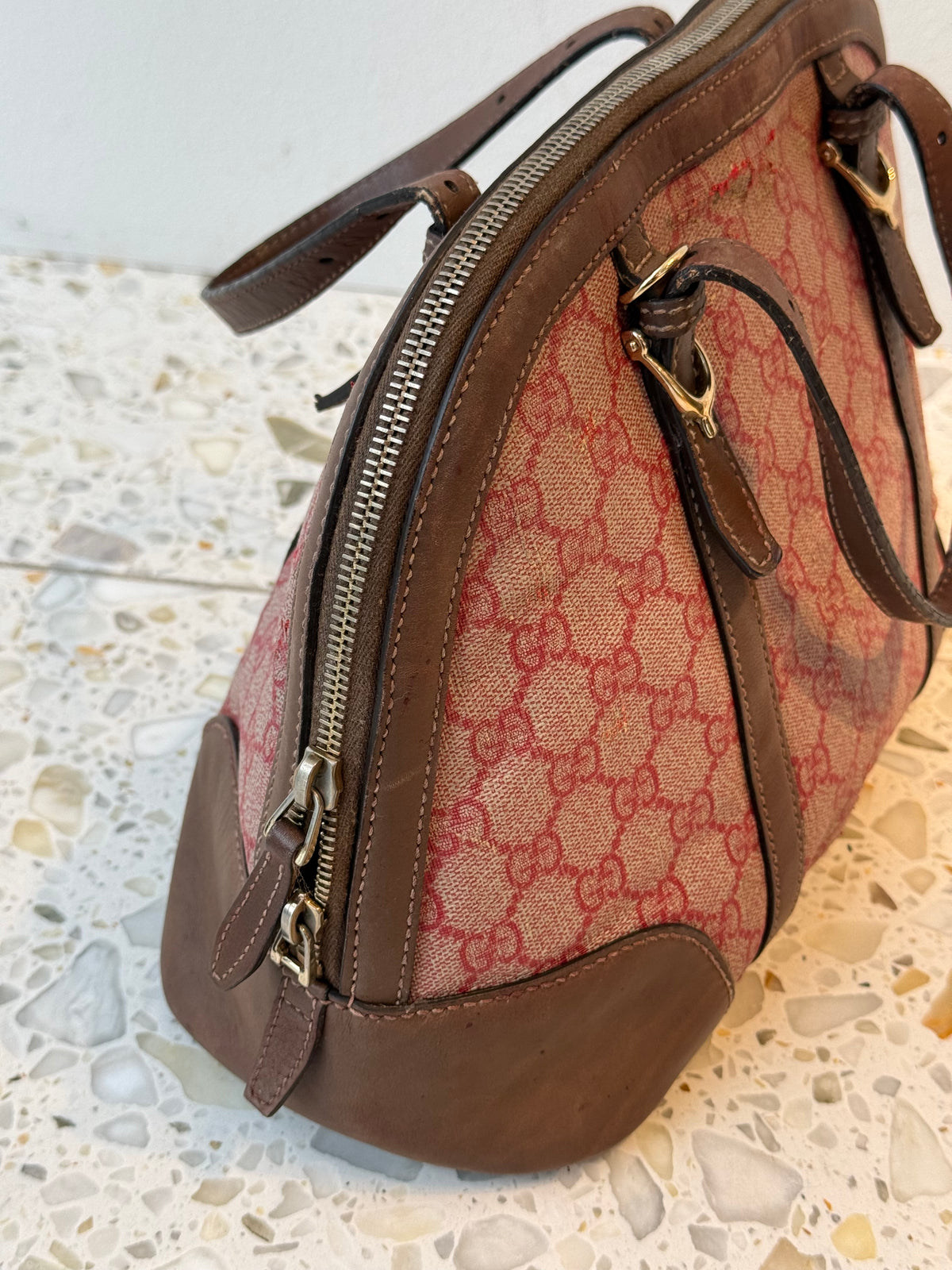 AUKSJON: GUCCI VESKE