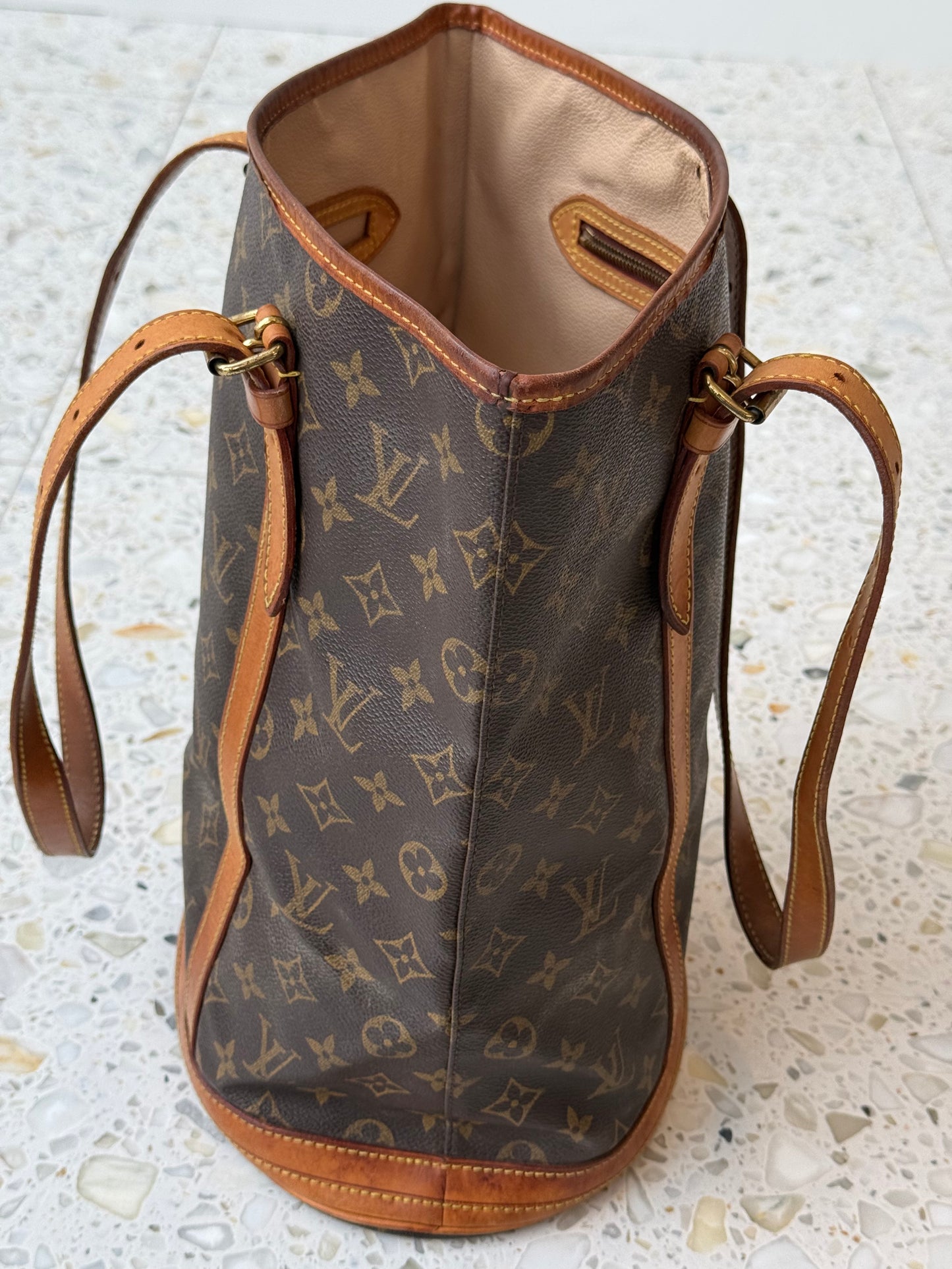 Louis Vuitton Bucket GM