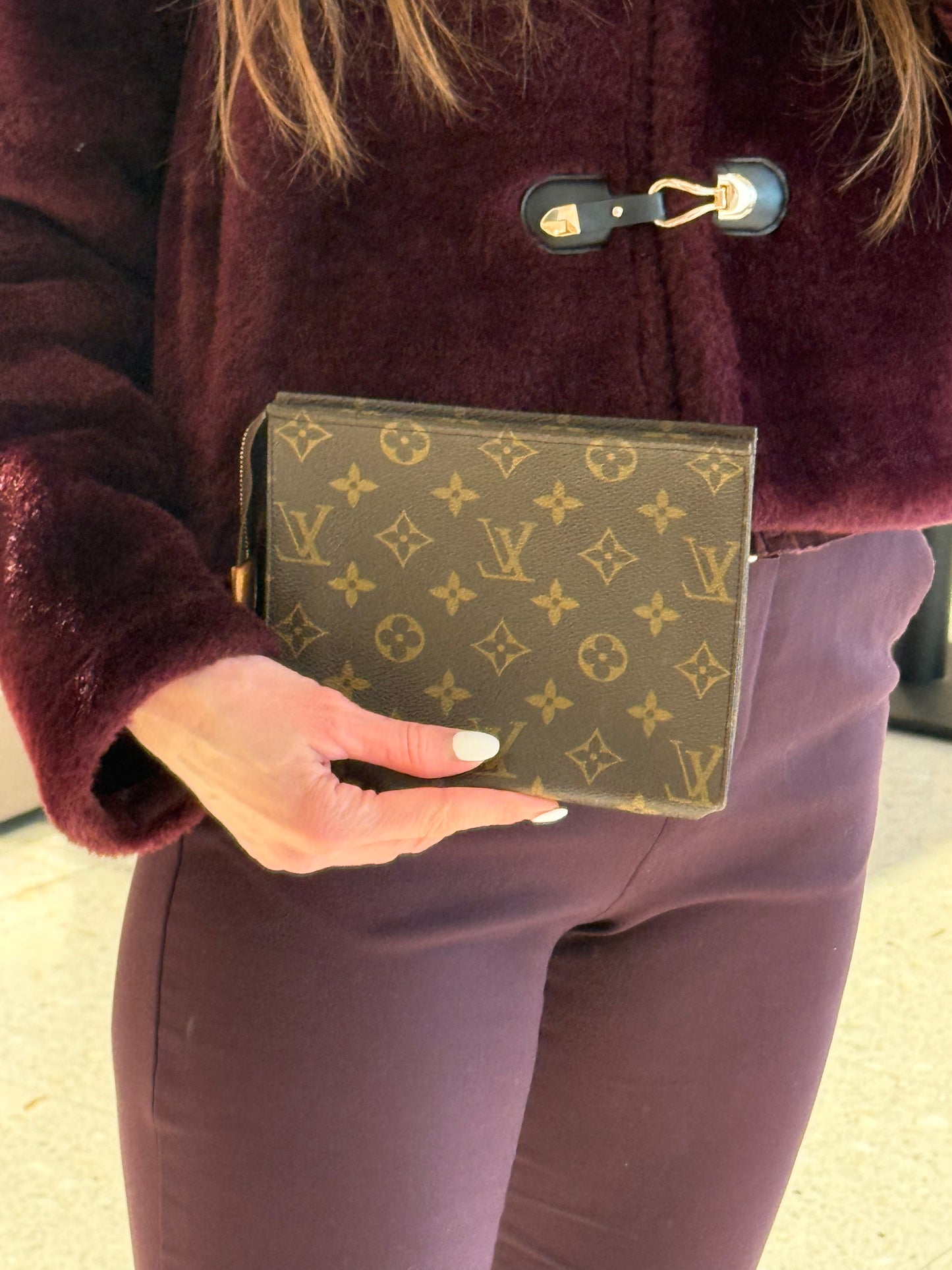 Louis Vuitton Toiletry 19